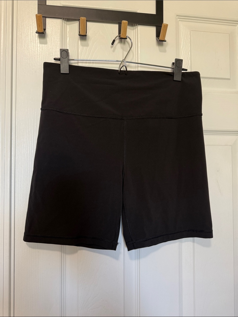 Athleta Ultra High-Rise Elation Women's Black Bike Shorts 7” inseam Sz Large